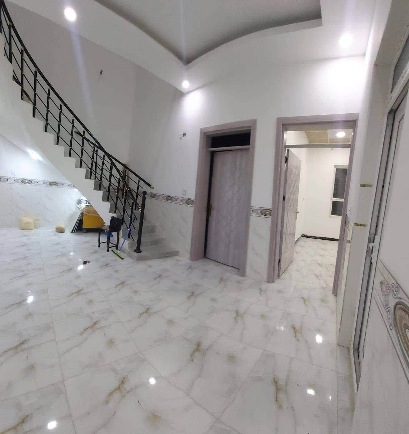 دار سكني للبيع بسعر مناسب
ديوم التصنيع مساحة 150 متر 

واجها 10 نزال 15 بناء زيرو 

طابق ونص متحون من 3 غرف نوم صاله استقبال مطبخ كراج صحيات عدد 3  

السعر 78 وبي مجال 

للاستفسار ***********
