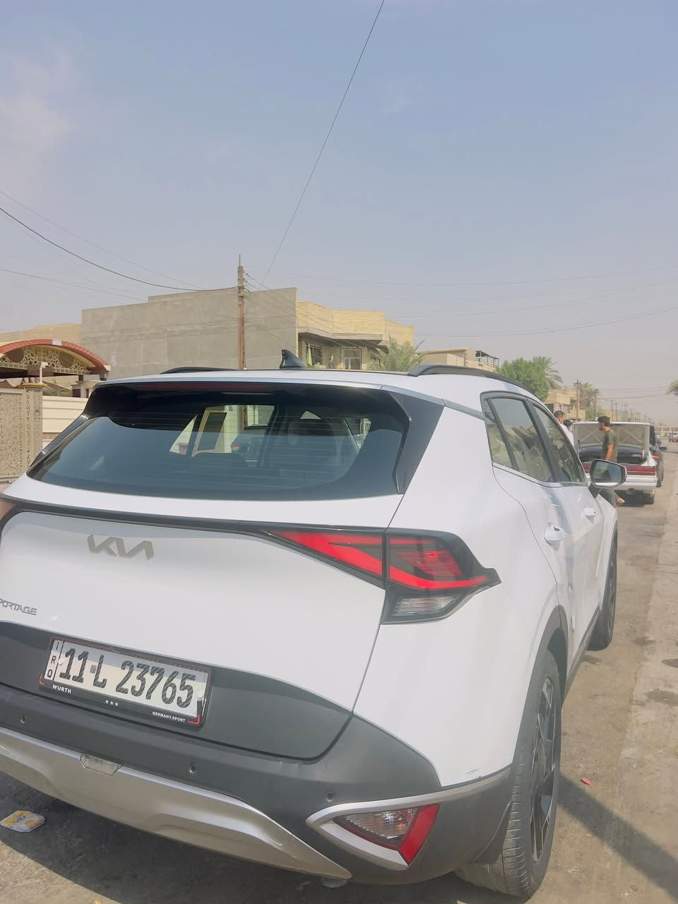 سياره كيه سبورتج لبيع رقم بغداد السياره بعدهي جديده ماشيه 10 الف السياره فول بنوراما السعر 233 وبيها مجال الشري اتصال ***********
