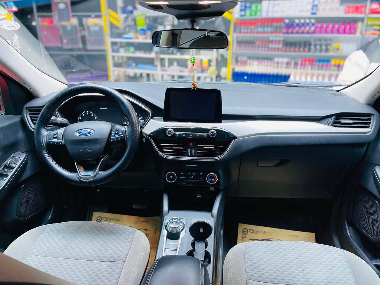 Ford Escep2022
فۆرد ئسکیپ 
مۆدێل ٢٠٢٢
مواسەفات SE
١-شاشە گەورە 
٢-شغاڵ
٣-لایت زینۆن 
٤-تەعدیل سورعە
٥-راداری ئاوێنە 
٦-راداری خەتی سەرجادە
٧-رەقەم سەنەوی تازەیە
٨-دووپارچەی بۆیاغە
٩-چەمەلەغ و بۆنید بێ ناوگرتن 
١٠-ئێرباکی بەس سوکانی تەقیوە 
١١- ٤ مەوجی لێخورینی هەیە 
١٢- تایەی تازەیە 
مەکینەی ١٥ تۆربۆیە بی مەسرەفە کەم بەنزین خۆرە✅
سەیارەکە یەک کێشەی تێدانیەوە زۆر زۆر تازەیە ماڵی دۆستە یەک عەیبی نیە هەتا حەز بکەی سەیارەیەکی زۆر پاک و جوان خاوێنە
تازە دوو جوت تایەی نوی خراوەتە ژێر✅
پاتری تازەیە سەیارەی دەستی خۆمانە ماشااللە پیوسیت بە وەسف ناکات ماڵەکە خۆی دیارە
نرخیشی ١٣٨$ و معامەلەیەکی برایانەی تیدایە
ژم *********** السليمانية, العراق

