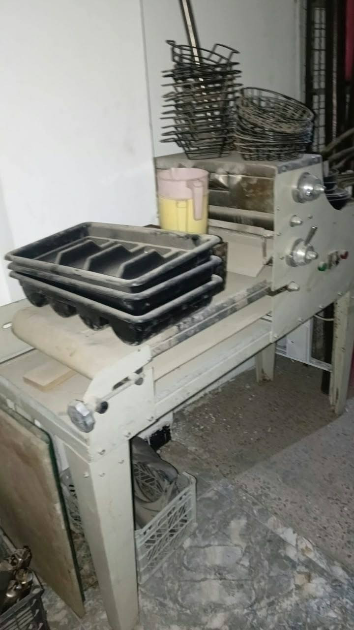 اخوان هاي غراض مطعم لبيع صاحب الغراض يريدهن ب 3 وبيهن مجال يعني نحصلهن بمليونين او مليونين وربع اريد افتح بيهن مشروع واريد وياي شريك بس ما عندي امكانيه لازم شريك يدخل وياي ونفتح مشروع والله بيها خير من الله هاي الشغله الي يريد يعرف التفاصيل أكثر يراسلني واتس اب ***********
