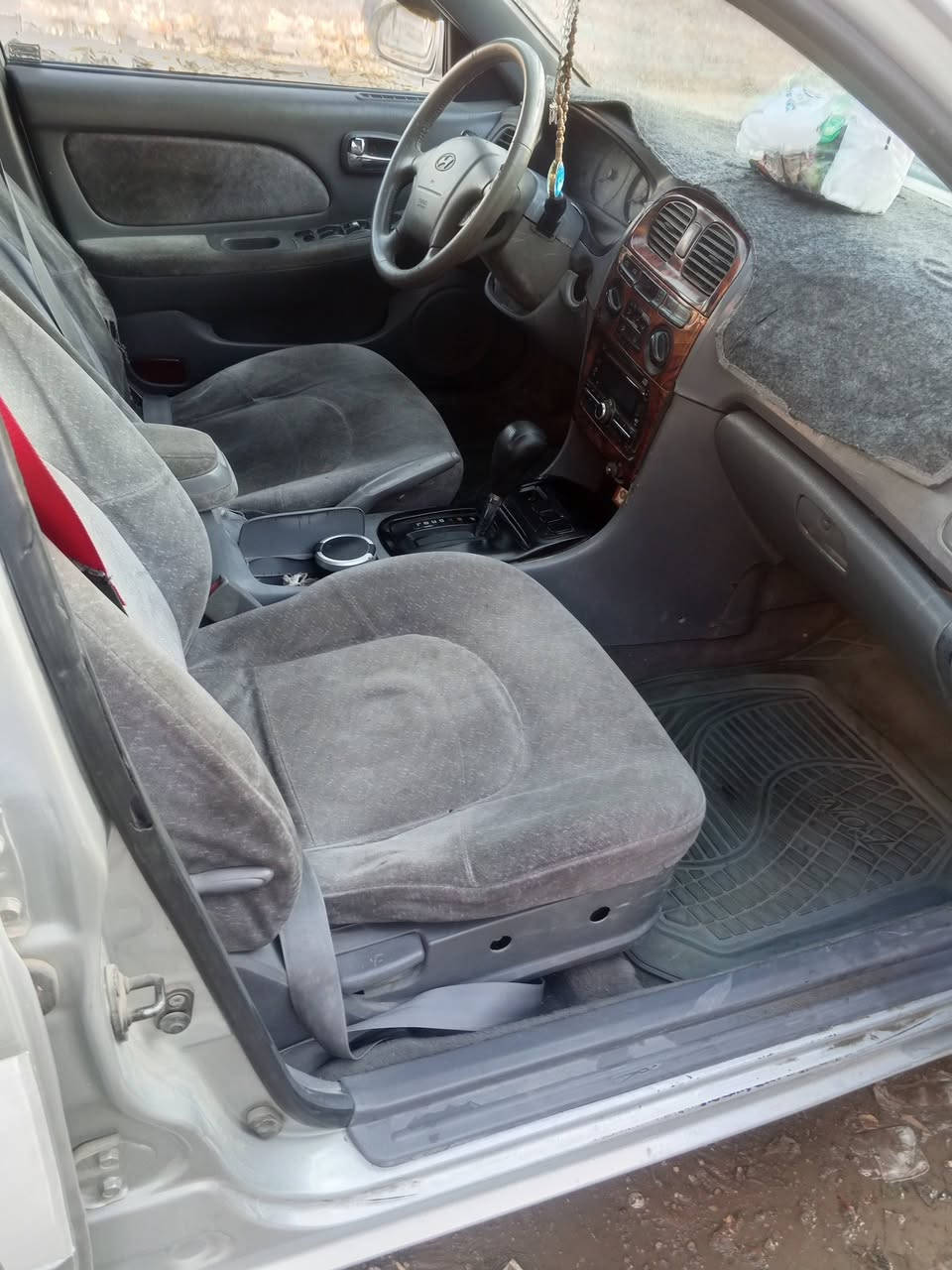 السلام عليكم سوناتا موديل 2001 كير مكينة مال حاوية كهربائيات كلها شغالة تبريد ثلج 🥶 السيارة مصبوغة عام الجمالية السعر50$وبيه مجال العنوان بغداد للأستفسار الأتصال على الرقم***********
