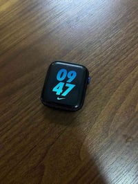 WATCH 6 حجم 44  🔋 80%  لون نيلي سير عادي فقط  السعر 110 قفل   بيها شخو...