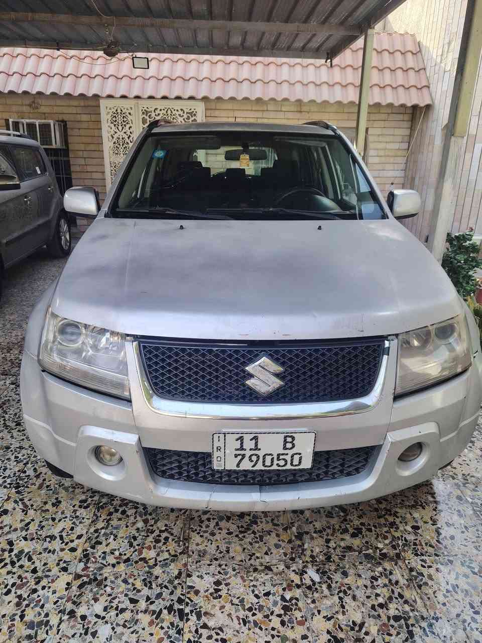 عندي سازوكي فيتارا 2008
وارد أمريكي بدون صبغ بس بيها جراد خفيف وبيها طخطخات واضحات بالصور تجي وتشوف بعينك أفضل
 سياره حلوه وخير من الله
تبريد ثلج
بصمه
سلايد
تايرات نضاف
كير محرك نضيفات
صدرها 70 بالميه
رقم بغداد دولي وبسمي والسنويه لل 31
السعر 57 واتوقع ماكو هيج سعر
مكاني بغداد حي الجامعه ت***********
