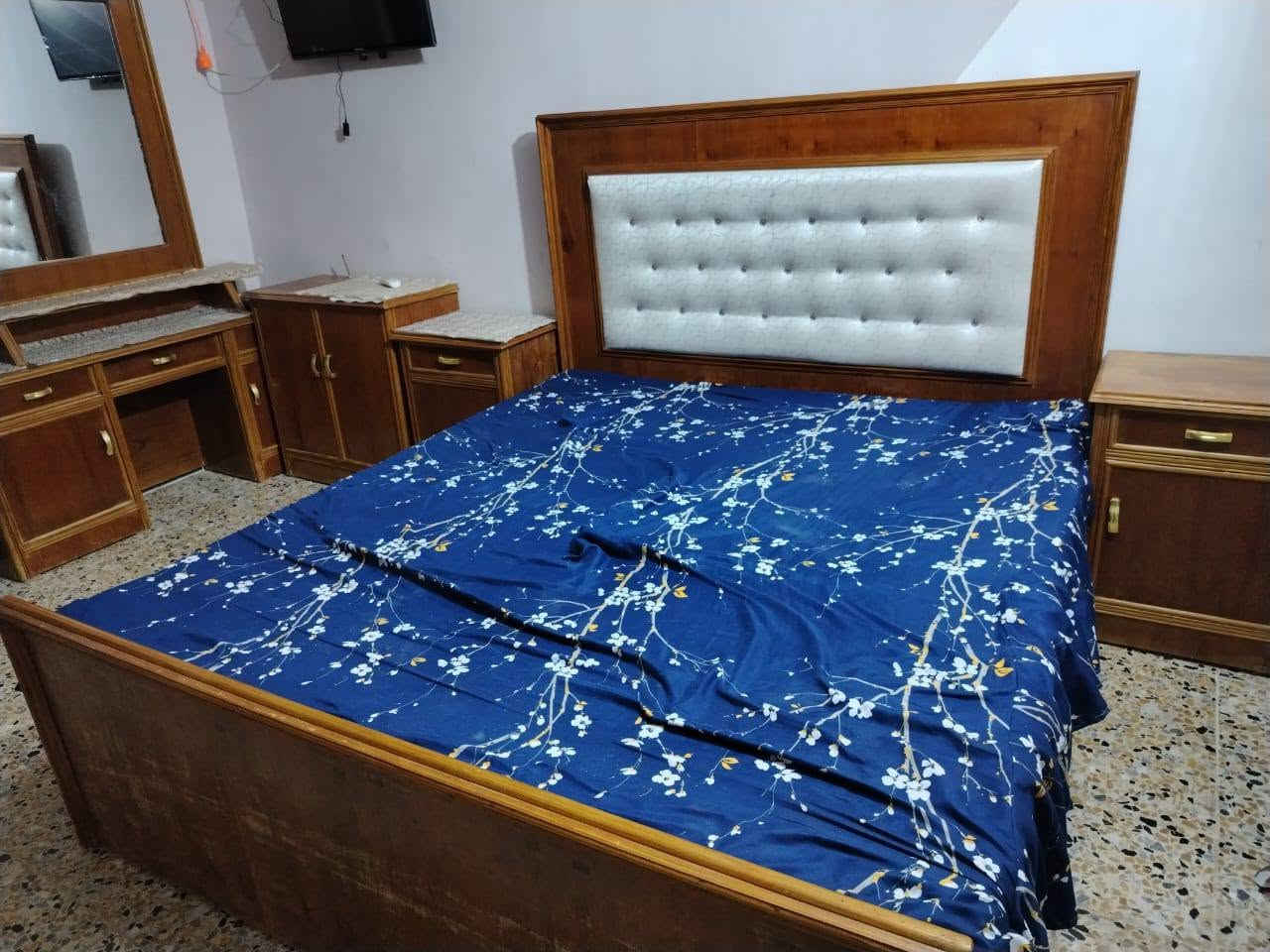 السلام عليكم
 متوفر لدينا الآن  [ كنتور صاج عراقي درجه اولى احطاطه ] بنقاوة عالية وقوة تحمل ممتازة، 
القياسات: [الارتفاع أكثر من مترين والعرض ٣ امتار]
السعر: مليون و٢٠٠ الف وبي مجال بسيط
📍 الموقع: [تكريت/ الحمره]
📞 للتواصل والطلب واتساب(***********):
