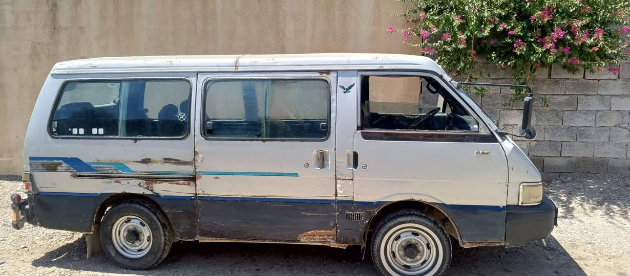 السلام عليكم سيارة بستا موديل94 جاهزة من كلشي السعر 22 وبيها مجال الرقم ***********
