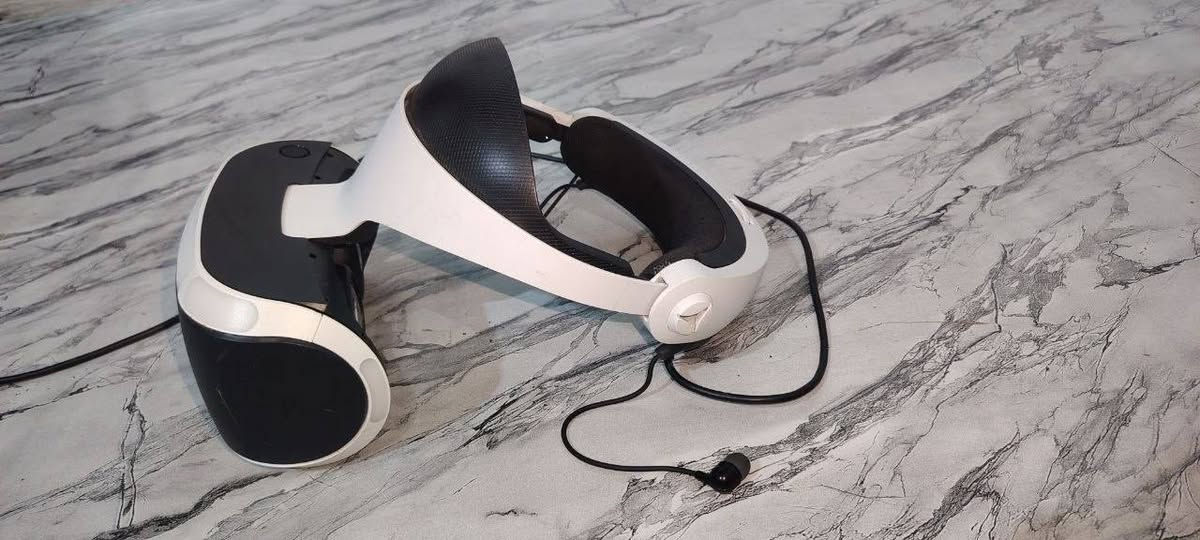 للبيع: نظارة PlayStation VR - PSVR الجيل الأول
نظارة واقع افتراضي على بلايستيشن
الحالة: مستعملة نظيفة - العدسات مابيها خدوش
ما وياها الملحقات
الناقص: بدون يدين Move ولا كاميرا ولاومحولة فقط الي ظاهر بلصورة +نقص اسفنجة عين
تشتغل على: PS4 و PS5
المكان: البصرة - سفوان
السعر: خاص~
للتواصل:خاص أو [***********]  واتساب
