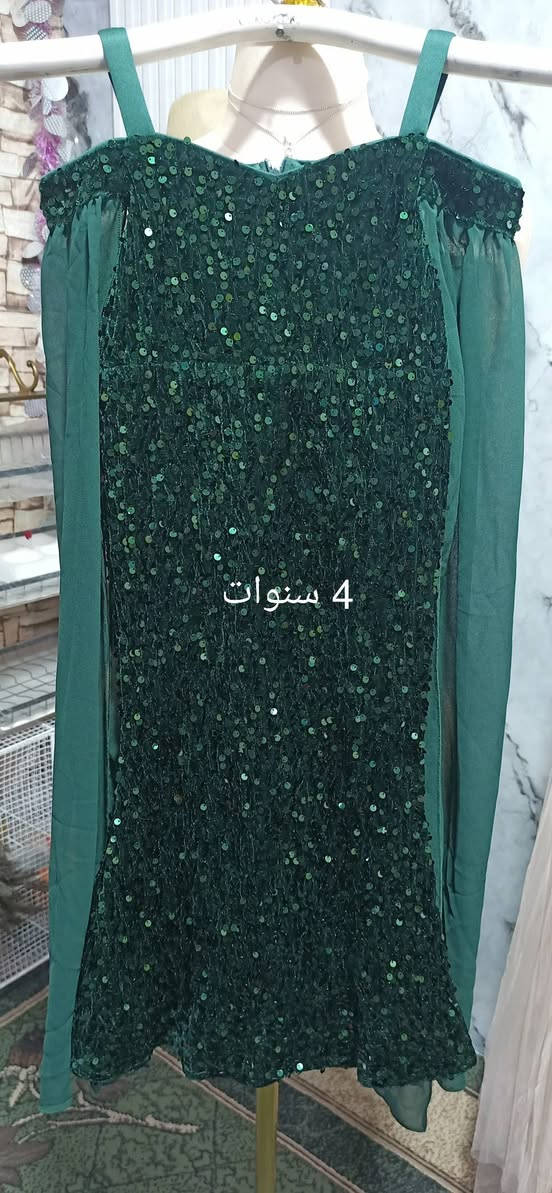 فساتين اطفال واعمار محيره القياس مكتوب داخل كل صوره للحجز والاستفسار مراسله ع الخاص متوفر توصيل لكل المحافظات 5 آلاف

نص مكتوب في الصور:
- 11 سنه
- 10 سنوات
- 15/
- 4 سنوات
- 8 سنوات
- 11/12/13 سنه
- يلبس عمر 13/14/15 سنه
- عمر 8/10 سنوات
- وردي 6 سنوات