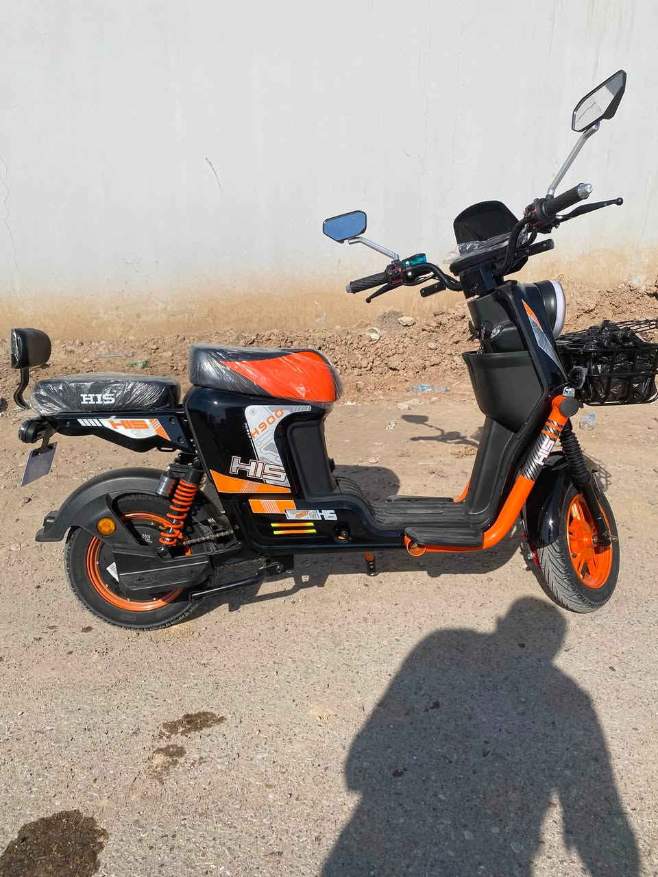 دراجه شحن ال بيع R9
جديده قبل يومين طلعتهه من معرض 
نضافه فول ***********
