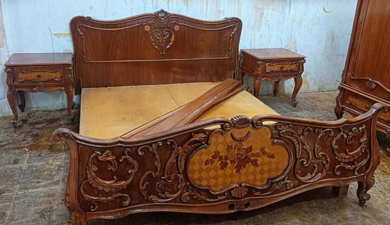 غرفة انتيكه للبيع السعر ٦٠٠ حي اور *********** الوتساب
