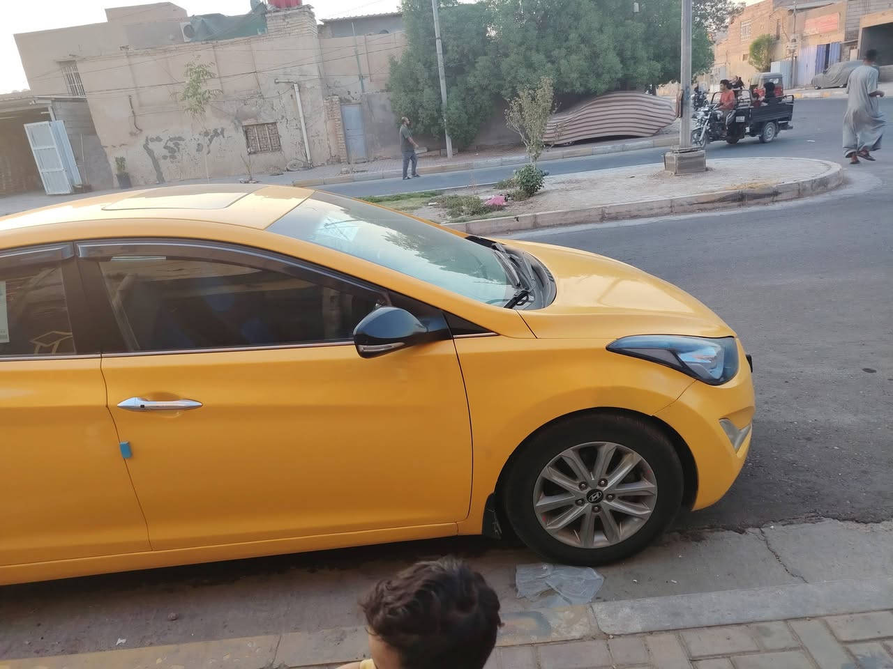 السلام عليكم
هونداي النترا موديل 2015 خليجي
فول مواصفات فتحه بصمه مري شفط تحكامت جهتين كشنات جلد تبريد قطعتين 5ويلكب 4دسك مكينه دوش
السياره كامله كبل للشارع تحول مباشر السعر 100  ا
السيارة بيها دعاميه خلفيه الاستفسار ***********
مكاني كربلاء
