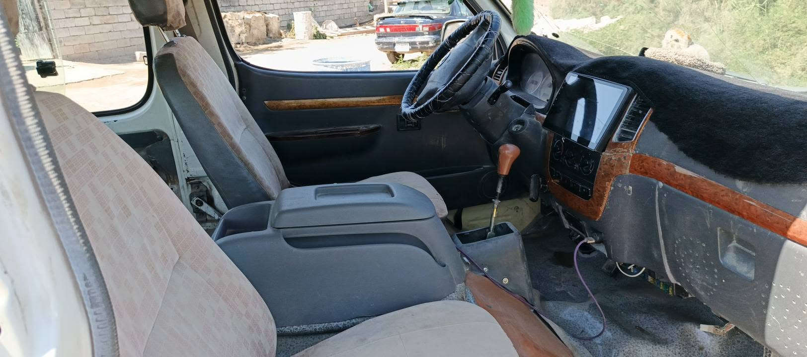 سلام عليكم جنبي ناصي كير مكينهموديل ٢٠١٥ تيوته ثري واي مخليه كابريته سحب خير من الله سياره مصبوغه عام بدون حادث مكفوله سياره رقم بغداد مصفره  ما بيه نقص برغي وين ما يعجبك ترايك تخم تاير جديد كفاله عامه عدا صبغ شراي يتصل سعر ٥٣ ورقه شراي يتصل مكاني صلاح دين دجيل ***********@ سعر ٥٣ تحويل ثاني يوم
