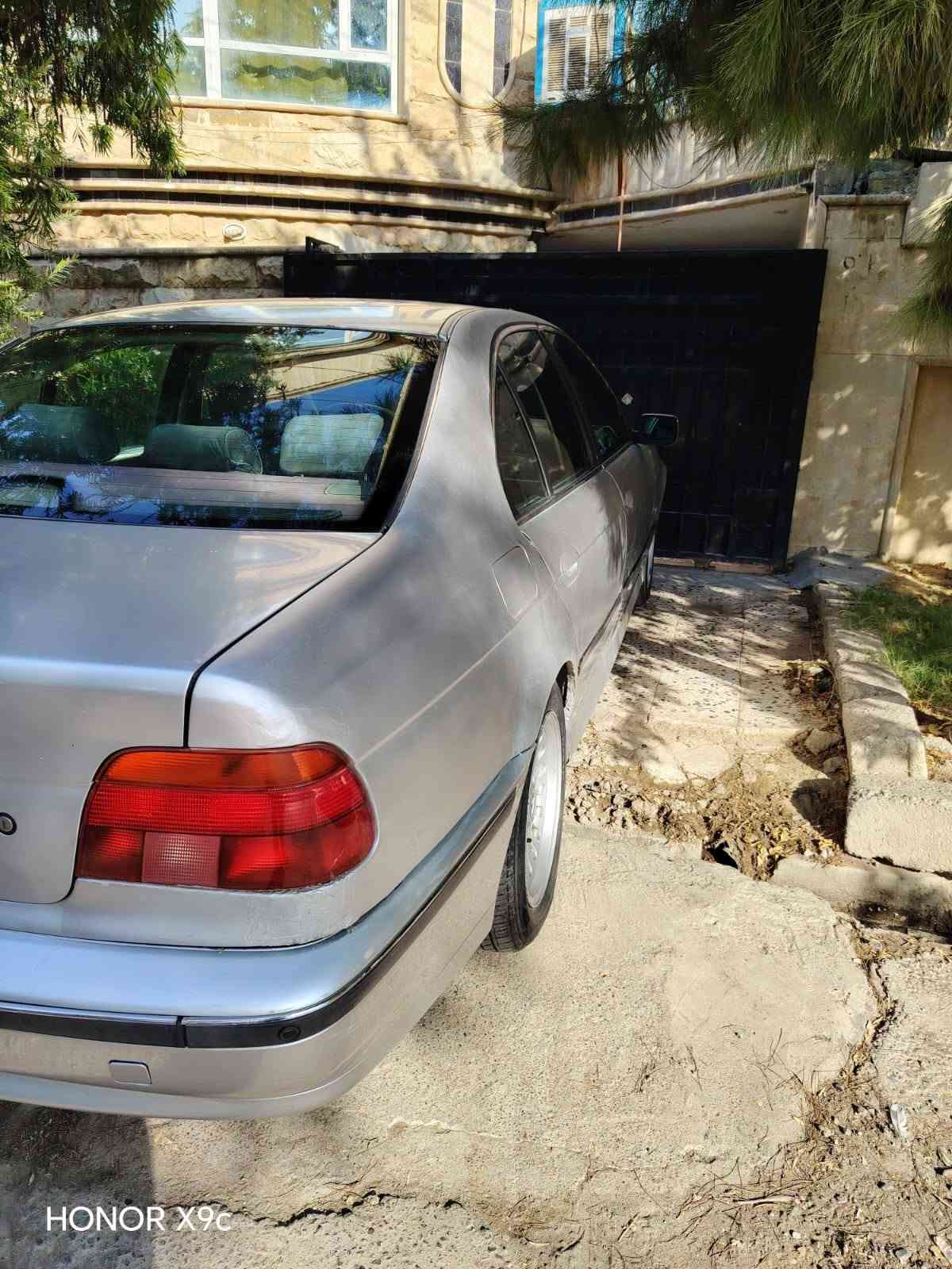 BMW1996  رةقةم هةولير سةنةوي كونة سةقف موس ..  *********** أربيل, العراق

نص مكتوب في الصور:
- HONOR X9c
