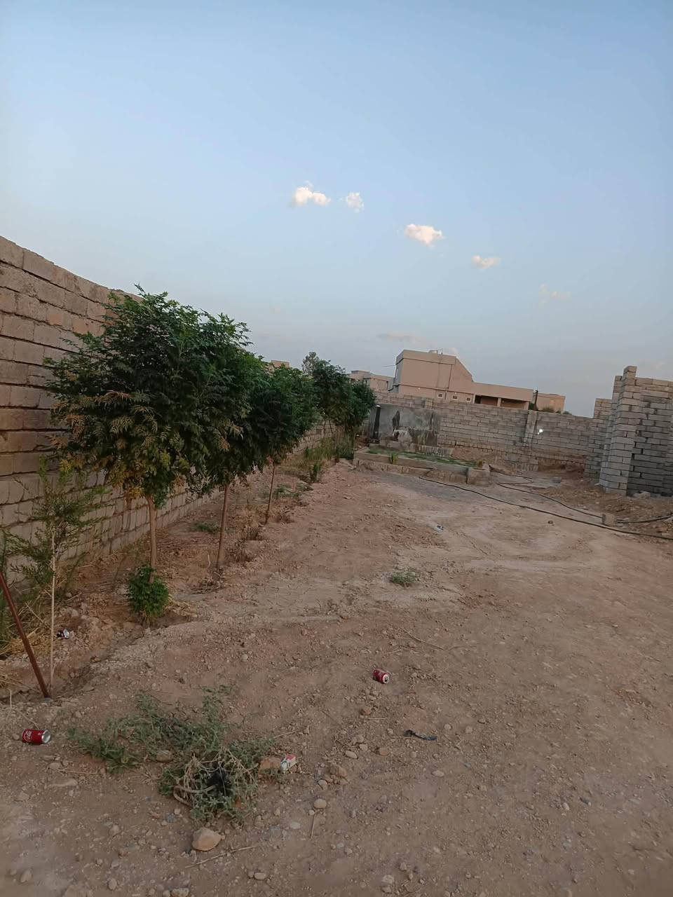 مكلف بالنشر موجود رقم صاحب البيت التفاصيل كلهن مااعرفهن
اسلام عليكم
هيكل للبيع مساحة الارض دونم 
مساحة البناء ٢٥٠ شقل درجة اولة 
واصل ماي وكهرباء
العنوان قريه السرت
يرهم مقدمة وبل شهر حسب الاتفاق

‭***********‬
