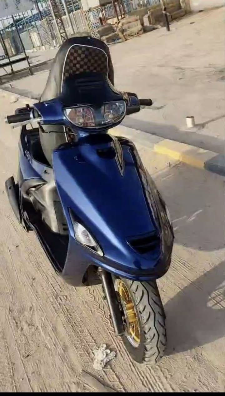 سلام عليكم دراجه فراشه فحل لبيع وياله رياضي صالنصه اف ام دراجه بيه كم شغله صير بطله تكاف 60 ترجع وكاله سعر 450 قفل 400 ابو 350 اطلع كبل مكان طريق كربله نجف عمود 114 يم جسر جديد هذه رقمي بس وساب ***********
