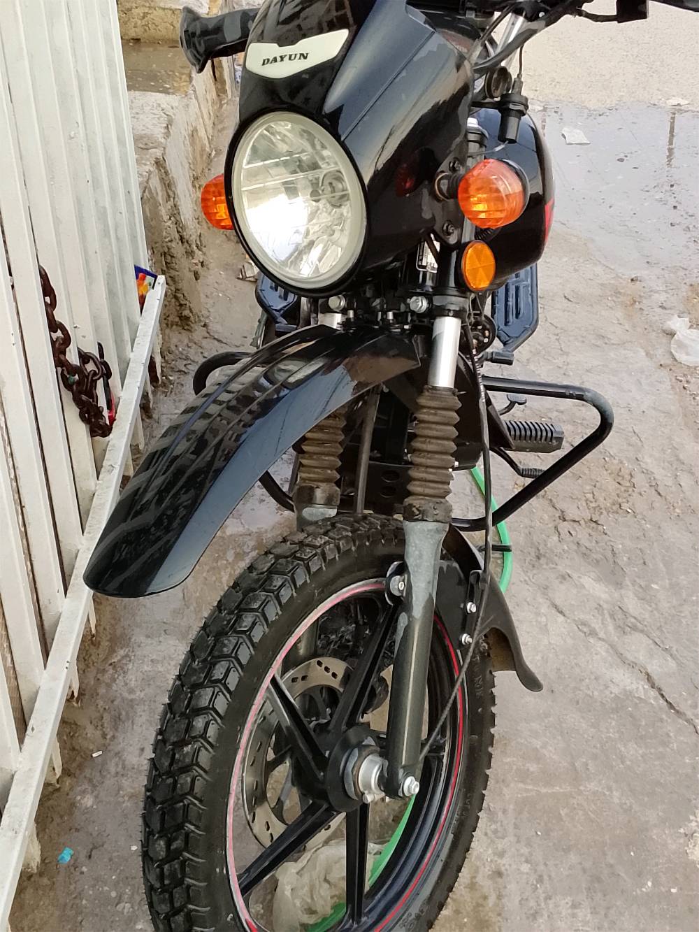 للبيع 🏍️ دايوان فانتاستيك (Dayun Fantastic) موديل 2025
الموديل: 2025

​الحالة: نظيفة وبحالة ممتازة  (مثل ما موضح بالصور)

​مبدل دهنهه مرتين فقط

​شفتات وتحكمات كاملة

​إطار أمامي وخلفي بحالة ممتازة ونضاف

​تحتوي على صندوق خلفي عملي وحافظة موبايل مثبتة

​ماشاء الله نظيفة وجاهزة للدوام أو الشغل مكفولة من كلشي

الدراجة ما مرقمة وبيهه مكاتبة المعرض (motor mall)

البصمتين موجودات 
​السعر: 1900

​المكان: بغداد /الجوادر