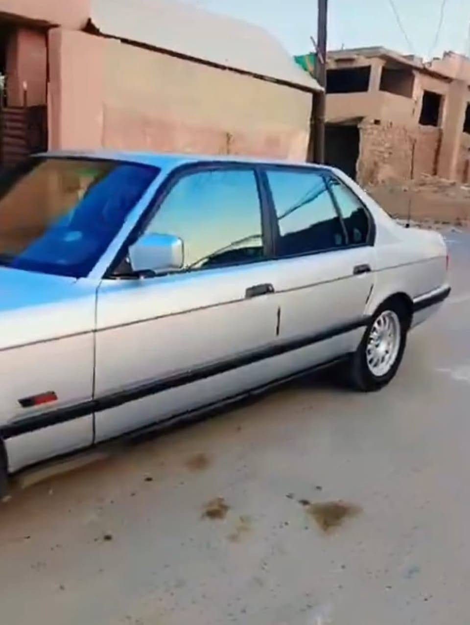 ‏سلام عليكم سياره للبيع
‏BMW موديل 1993 حجم 730 ثمانيه سلندر مصبوغه عام جماليه رقم صلاح الدين دولي بسمي ثاني يوم تحويل سياره خير من الله بيه تلحيضات بسيطه تخم تاير جديد محرك كير نضيف تبريد دبل جام دبل ايرباك كشانه جلد كهرباء صاج ملكي سعر 75 ورقه وبيه مجال رقم الهاتف ***********
