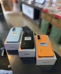 📱 HONOR X7e | 128GB 🖤 أسود | مستخدم 10 أيام فقط 🔹 كامل الملحقات | حالة...