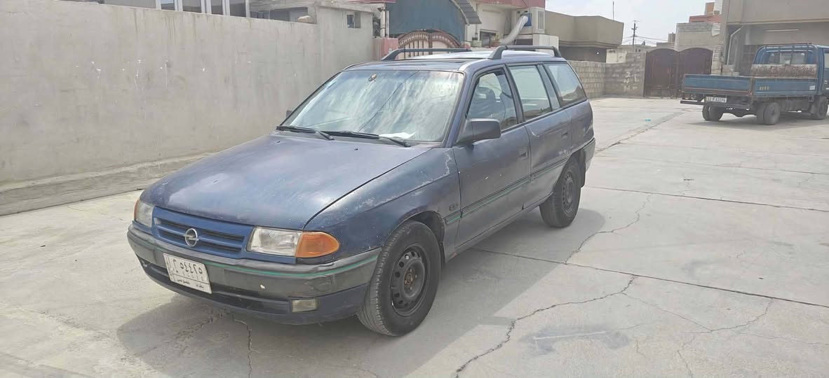 السلام عليكم 
استرا كير ومحرك شرط 
محرك 16
سنوية الى 2028
رقم بغداد الشرعي بالموصل 
لاستفسار اكثر اتصل على الارقام 
 سعره 33 بي مجال 
***********
***********
