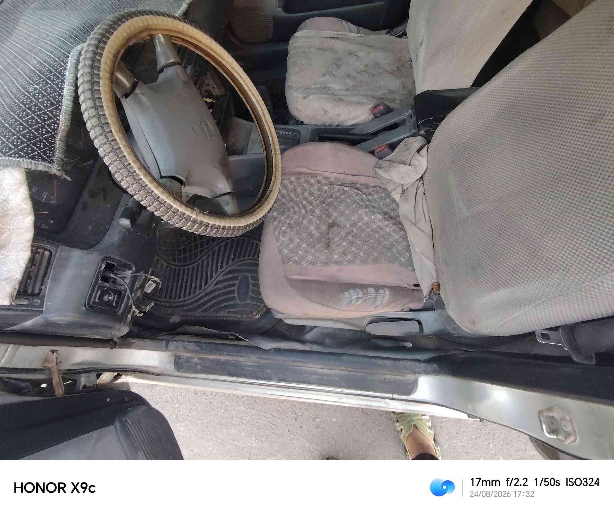 نيسان البيع
رقم بغداد دولي انكليزي تحويل مباشر 
موديل 94
تخم تاير نضيف 
سنوية جديدة 
هزة جديدة 
كير اوتو ماتيك 
محرك نضيف 
سيارة شغالة وتمشي 
سعر 23 وبيهة مجال
عنوان دورة
 
***********
