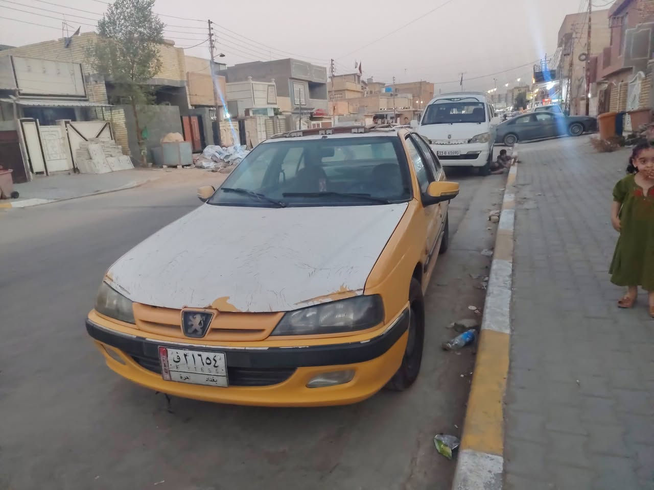 بيجو ٢٠١٥ سياره يرادلها كهربائيات
بيها ورثه تأخذ مني تحويل كلهم كبار ٢٥وبيها مجال 
***********
