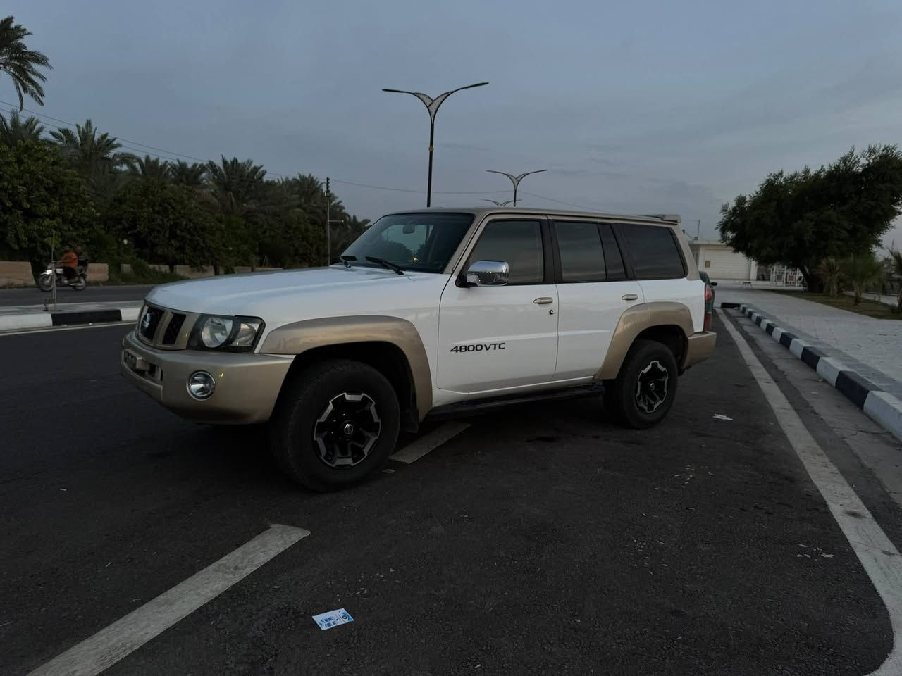 نيسان سفاري • بدون حادث • واصله للكمرك