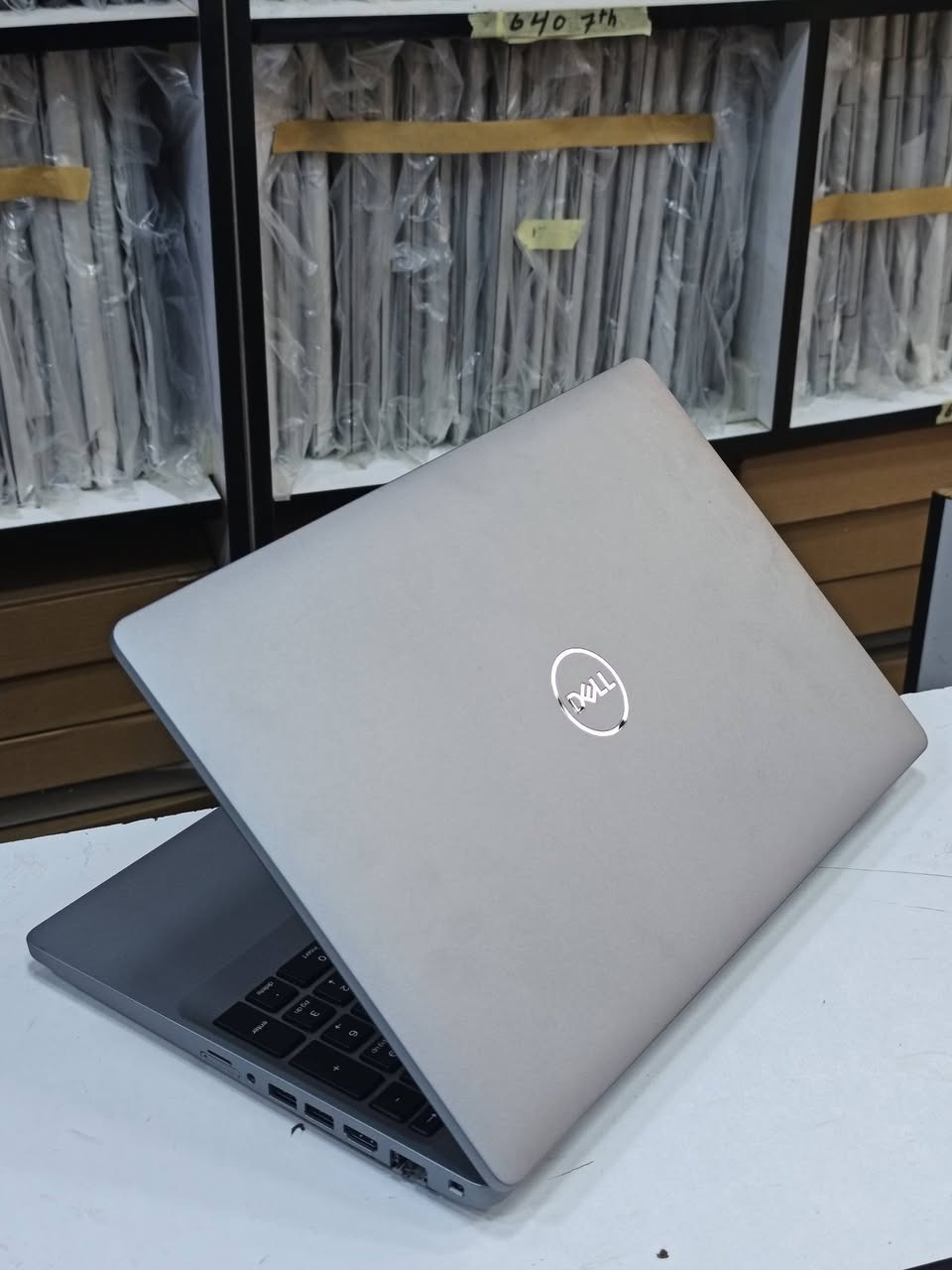 DELL LATITUDE 5511 🔴🔴
المعالج Cor i7 الجيل العاشر فئة المعالج H
الرام 8 كيكا DDR4 
الهارد 256 m.2
كارت شاشة خارجي نفيديا كوادرو 2 كيكا 
حجم الشاشة 15.6 FHD
و متوفر تنصيب برامج هندسية مع اللابتوب
ضمان 10 ايام استبدال في حال وجود مشكلة 
السعر 410 الف شامل التوصيل لجميع المحافظات 
للتواصل و الطلب خاص او واتساب ***********
