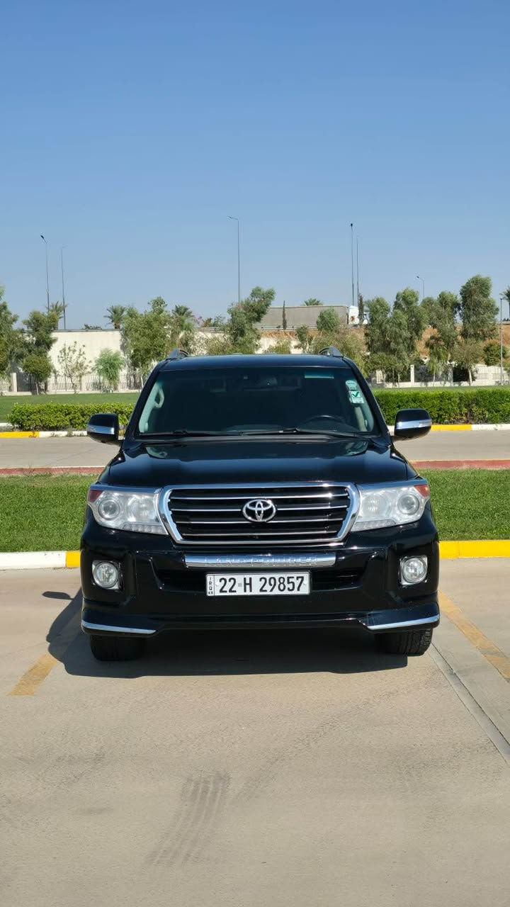 لاندكروزر مودیل 2012 
مواصفات vx.s 
محرک‌ 4.6 وارد‌ خلیجی‌ سیاره‌ تجی‌ وارد‌ خاص‌ یعنی‌ مواصفاتها‌ تجی‌ اعلی‌ من‌ لکزس‌ 
موصفات:
-لون اسود‌ ملکی‌ 
-لایتات‌ عدسات بلادی‌ 
-سیاره‌ تجي بيها جگ 
-سلايت 
-تشغيل عن بعد 
-باب خلفي فتح اوتوماتيك 
كاميرا خلفيه +360
 تبريد / تدفئه المقاعد 
حساسات اماميه وخلفيه 
مقاعد جلد +كهرباء
تحكم اوتوماتيك مناخ داخل غرفه 
3 صفوف مقاعد 
شاشه وتحکم صوتی 
سماعه‌ JBL
تثبيت سرعه 
كشنات الخلفيه بي تدفئه /وتبريد 
تلفزيون وسطي 
كشن خزن 
سياره تجي بي 6 نمر المرغوب‌ 
ستيرن هيتر‌ 
کاشف‌ ضبابي
نظام ECO 
ثلاجه‌ 
تحکمات‌ بالشاشه‌ الرئیسیة
 12‌ ايرباك
وبالنسبهة للصبغ‌ سیاره‌ بیها‌ قطعه‌ وحده‌ صبغ‌ 
سیاره‌ ماشیه‌ 168‌ الف‌ کیلو‌ بنسبه‌ للمودیل‌ کلش‌ قلیله‌ ❤️
سیاره‌ انطي گیر‌ ومحرك شرط 
شرط تحويل 
سياره جاهزه من كل شي ... سنويه ...  هزه 
وبنسبه للسعر ٣١٥ ومجال بسيط
مکانها باربيل
رقم تلفون‌ :
 واتساب *********** أربيل, العراق
