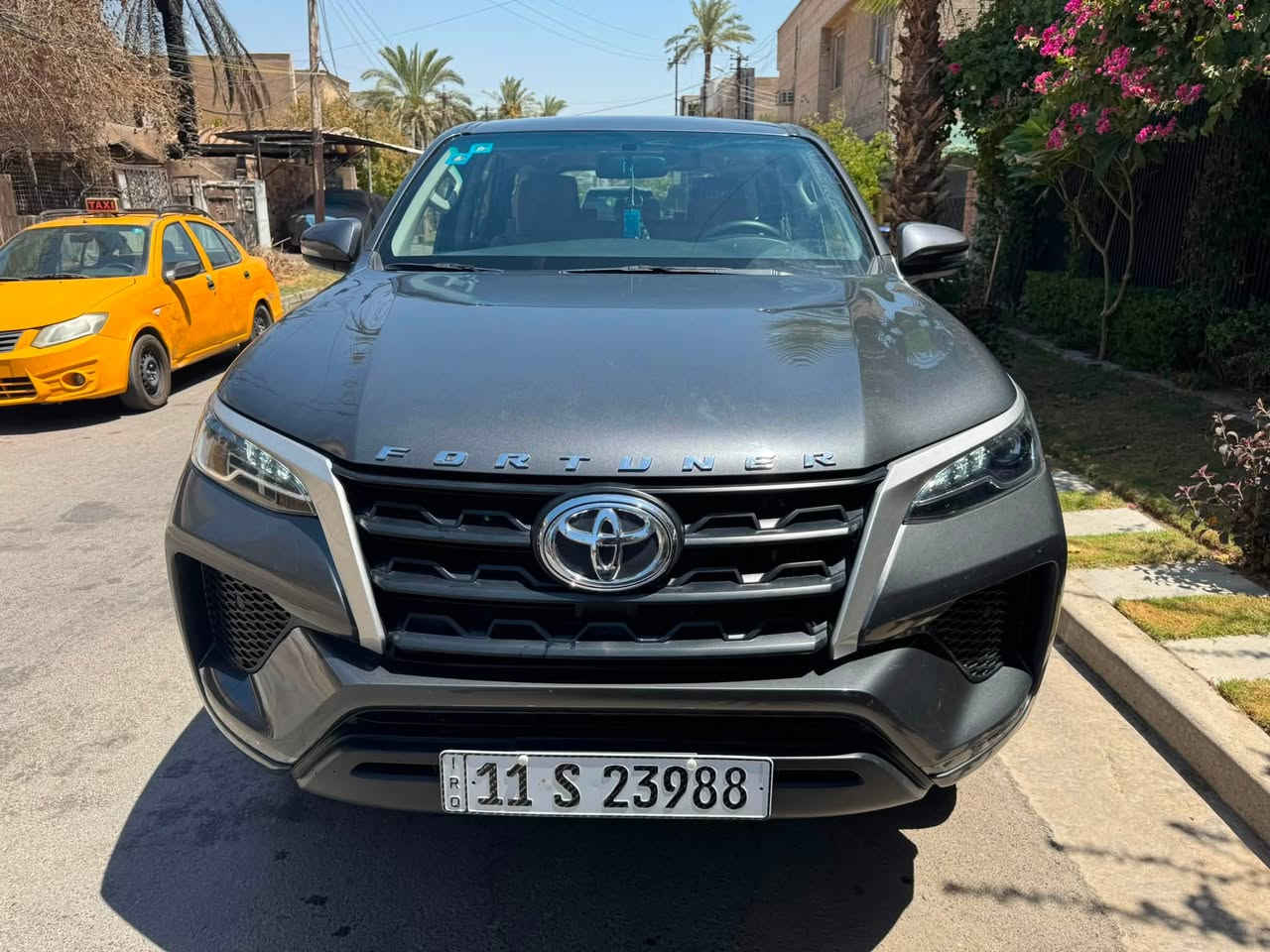تويوتا فورجنر موديل 2023
ماشيه  27 الف km رقم بغداد الدولي سنويه بسمي شخصيا 

        السعر 245$ورقه وبيها مجال للشراي 

السيارة بيها صبغ باب خلفي قطعتين رش اثر شخوط يعني مكفوله من الضربه وسيارة جديده

مواصفات 

داخل قرميدي

7 راكب 3 قطع تبريد  شاحن لاسلكي شاشه ابل كاربلي كامره خلفيه حساس امامي خلفي رقم بغداد ماخذه زيرو مكينة 4 سلندر 2700

مكان السيارة بغداد حي العدل 

للاتصال ***********
