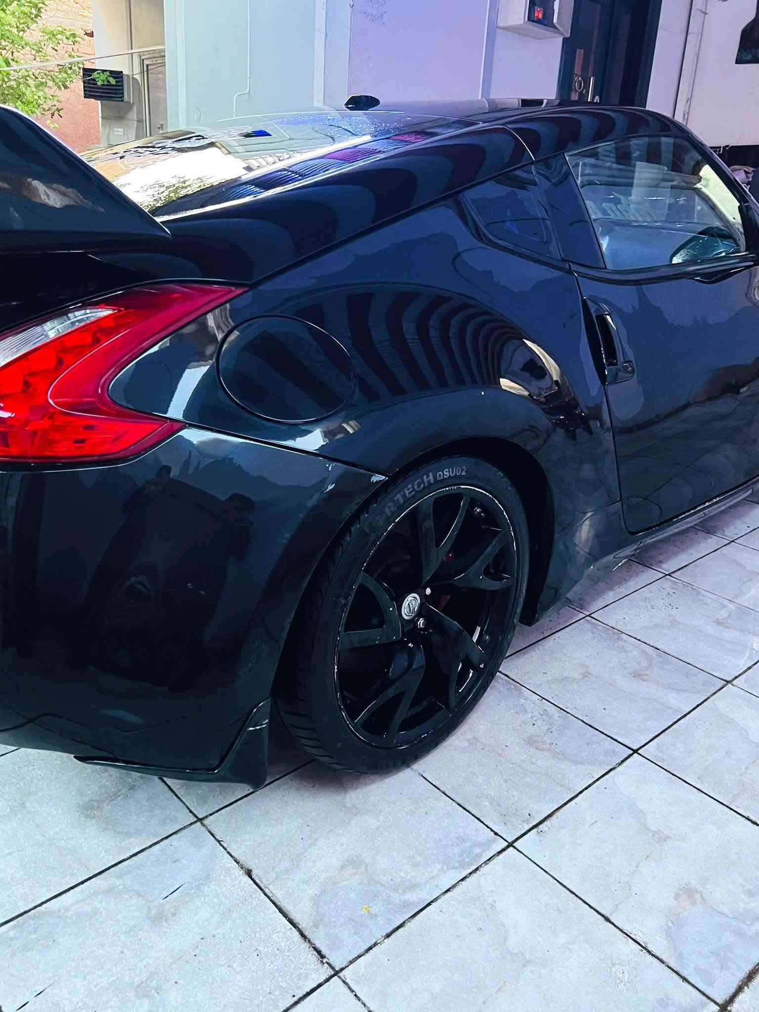 🚘 نيسان Z | Nissan Z
🔹 موديل 2014
🔹 ماشيّة 45 ألف ميل
🔹 السعر: 108 ورقة وبي مجال بسيط 
🔹 المكان: كربلاء

✨ المواصفات:
• داخلية جديدة ومفولة
• كشنات جلد
• تحكمات كهربائية
• كشنات هيتر 🔥
• شفتات
• كامرة خلفية
• بلادي كير
• مكينة عالفحص
• سستم سماعات
• شاشة لمس
• داخلية مشمشي
• كزوزات بورلة
• ريمونت
• تخم تايرات جديد
• سبايدر شوت رياضي

🛠️ الحالة:
السيارة بيها 4 قطع شخوط ومصبوغة، مو ضربة.

🔥 سيارة نظيفة وجاهزة 🔥

📞 للاستفسار:
***********
***********
