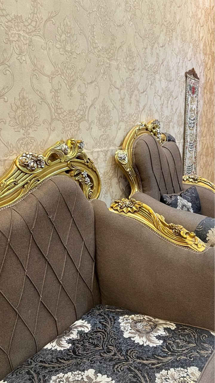 تخم مصــــري زان دميـاطي
• مستعمل + الاسفنج سـوفت 
• ⁠سعر ( مليون ونص)
• ⁠عشر مقاعد اثنين ثلاثية + مع اربع فردية ، + مع ثـمان كوشات + طبلـة وسطيــة 
• ⁠حفر يـدوي مع تطريـز✨
—- للتواصل والاستفسار ⬇️
📞: *********** 
(الموقع داخل بغداد) بغداد, العراق
