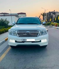 لاندكروزر ٢٠٠٩ • ماشيه ١١٥٠٠٠ كم • بريم سعودي