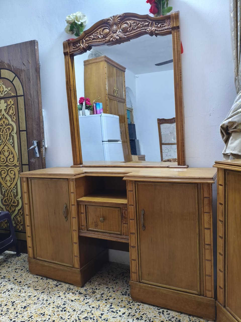 سلام عليكم
غرفة نوم صاج عراقيه 
 #اصلية وضخمه #للبيع 
7 قطع مع دوشك جربايه
 بعده بل جيس ما مفتوح 
نضافه 95من 100 صار شهر من جبته
 سعر مناسب جداً ( مليون ٣٠٠ ) وبيه مجال بسيط
 مكاني بغداد حي الجهاد رقم ***********
