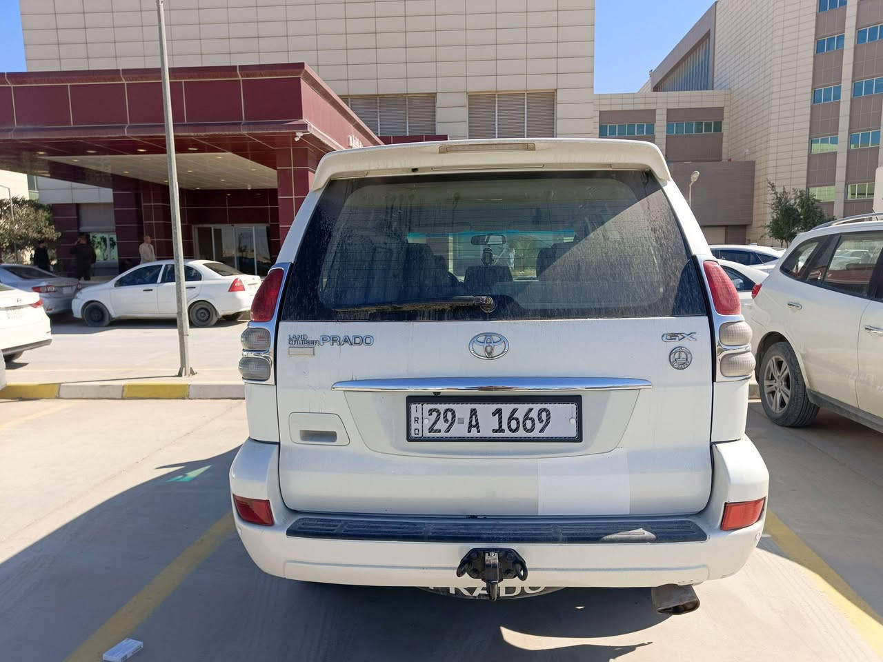 سيارة برادو 2008 خليجي  7 راكب  3 قطع تبريد بلادية .
اللون ابيض صدفي 
محرك 4 سلندر  2700 
بيها جاملغ صبغ فقط .
وبيها فابلون لاصق على البنيد قديم 
رقم واسط دولي باسمي لغاية 2031
ملاحظة .....
بيها خربطه قليلة بالمحرك أثناء التحريك .
جاهزه وشغالة كل الكهربائيات  
السعر 110 قفل من الاخير 
تعال افحص وباوع بعينك  واقتنع 
مكان السيارة كربلاء . 
مراسله أو اتصال على الرقم 
***********
