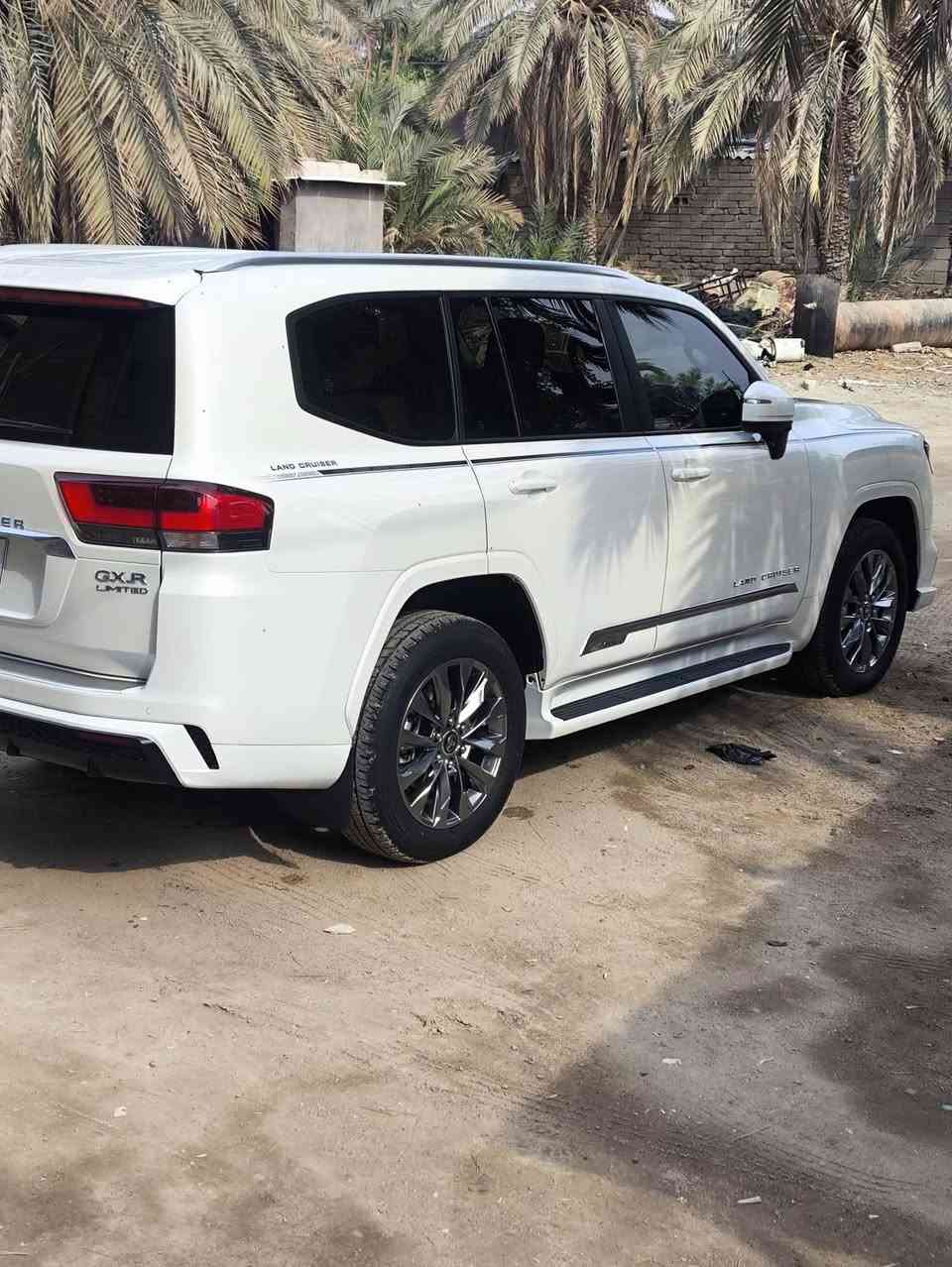 لاندكروز  GXR 2024ليمتيدد ساز اصل كفاله عامه  حته الدعاميات تووين تيربو اربع كامرات السياره 3شاشات ماشيه 40,000KM
رقم بغداد ب أسمنه 

السعر 715 وبيه مجال قليل 

للاستفسار ***********
