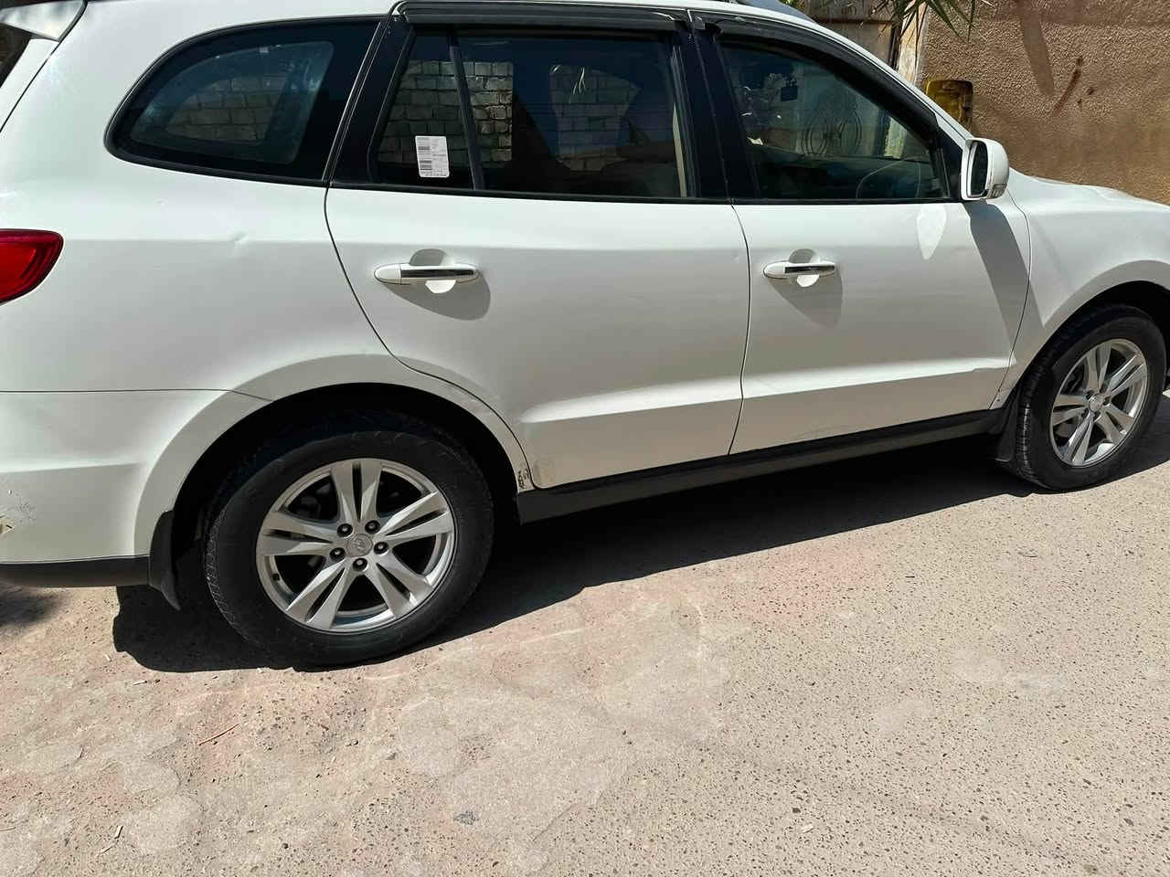 ٦ سلندر ٣٥٠٠ مكفولة ماشية ١٧٠ — ٧ راكب خليجي فور ويل كشن كهرباء رقم بغداد فتحة سقف تخم تاير قطعتين صبغ ما ناقص اي شي مكانها بغداد الجديدة. سعرها جيد 
***********
