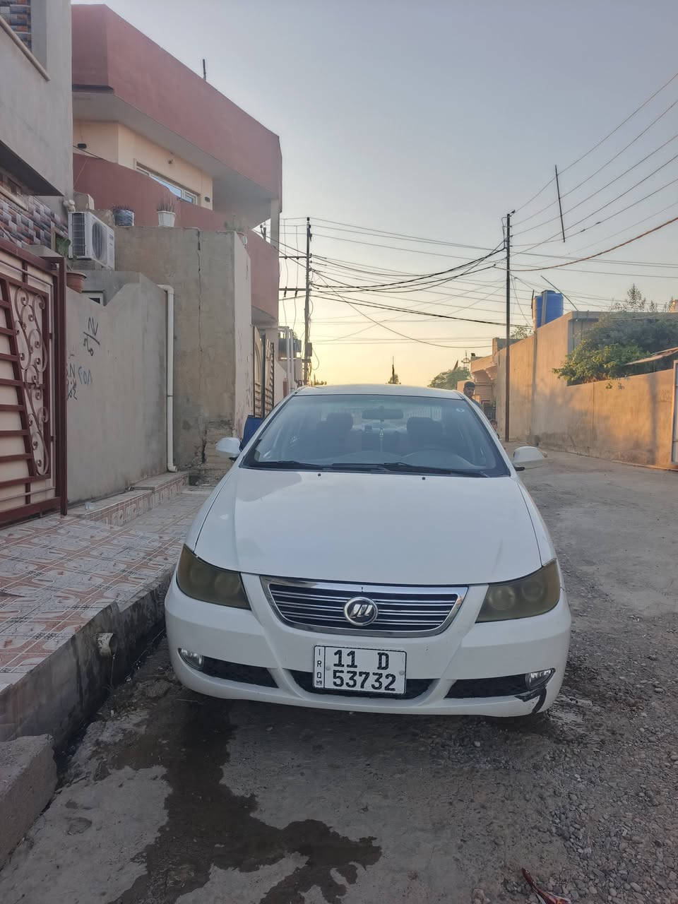 للبيع أو المراوس
‏
‏ليفان 2011
‏رقم بغداد (شرعي)
‏
‏- السيارة باسمي
‏- أرقام وسنوية جديدة
‏- كير أوتوماتيك كورولا
‏- بيها قطعتين صبغ (باب على البارد فقط)
‏- تخم تايرات جديد
‏باتري جديد 
سلف جديد 
‏السيارة بحالة جيدة، والمعاينة خير برهان.
‏مكان سياره برطله موصل
‏للاستفسار:
‏***********
