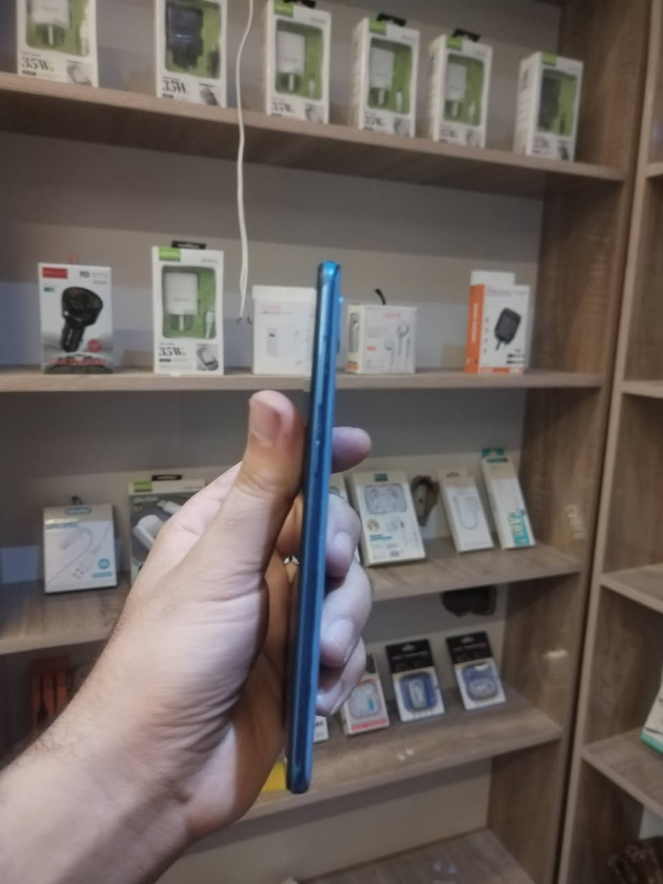 كلكسي A30
ذاكره:64
بطاريه:5000
السعر:٦٥
رقم الهاتف:***********
الموقع:حي المعلمين
امام عماره الجميلي (العماره الزركه)

نص مكتوب في الصور:
- حول الهاتف تعديل Galaxy A30 رقم الهاتف غير معروف اسم الطراز Galaxy A30 رقم الطراز SM-A305F/DS الرقم التسلسلي R58M43DR4VX (الفتحة ١) IMEI 356970102098476 (الفتحة ٢) IMEI 356971102098474 معلومات الحالة معلومات قانونية معلومات البرنامج معلومات البطارية هل تبحث عن شيء آخر؟ تحديث البرامج