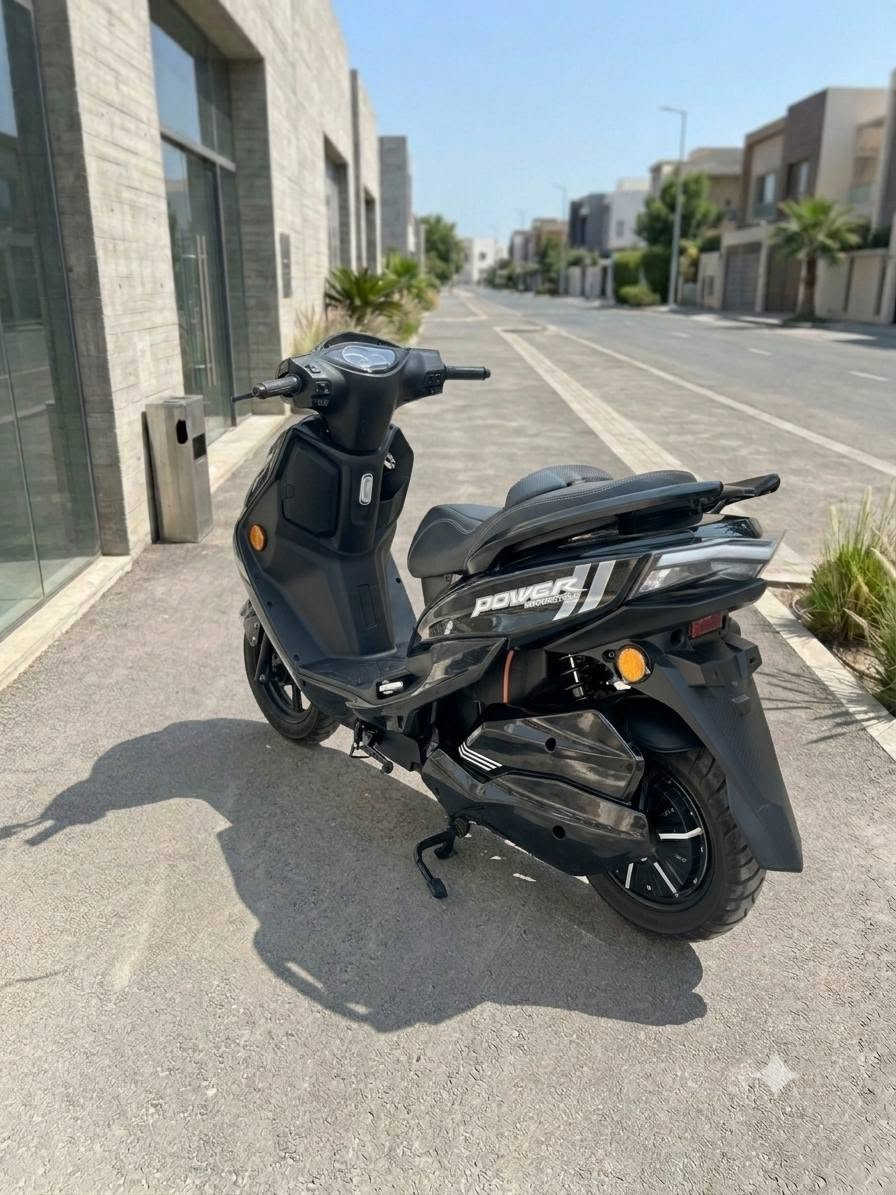 للبيع: دراجة شحن T-MAX (شعار الأسد) موديل 2026
السعر: 1,400,000 دينار.

الحالة: شبه جديدة (بالنايلون / ممشى قليل جداً).

الأداء والسرعة: السرعة 100 كم/س (حقيقي).

المواصفات الفنية: محرك (ملف) 3000 واط | بطارية ليثيوم 35 أمبير.

الإطارات: حجم كبير 12 (جبلي).

التحويلات: 3 سرعات + كيربك (R).

الملحقات: 2 سويج + 2 كارت + 2 بصمة.

الموقع: بغداد - ساحة الموال.

للإتصال أو الواتساب: ***********
