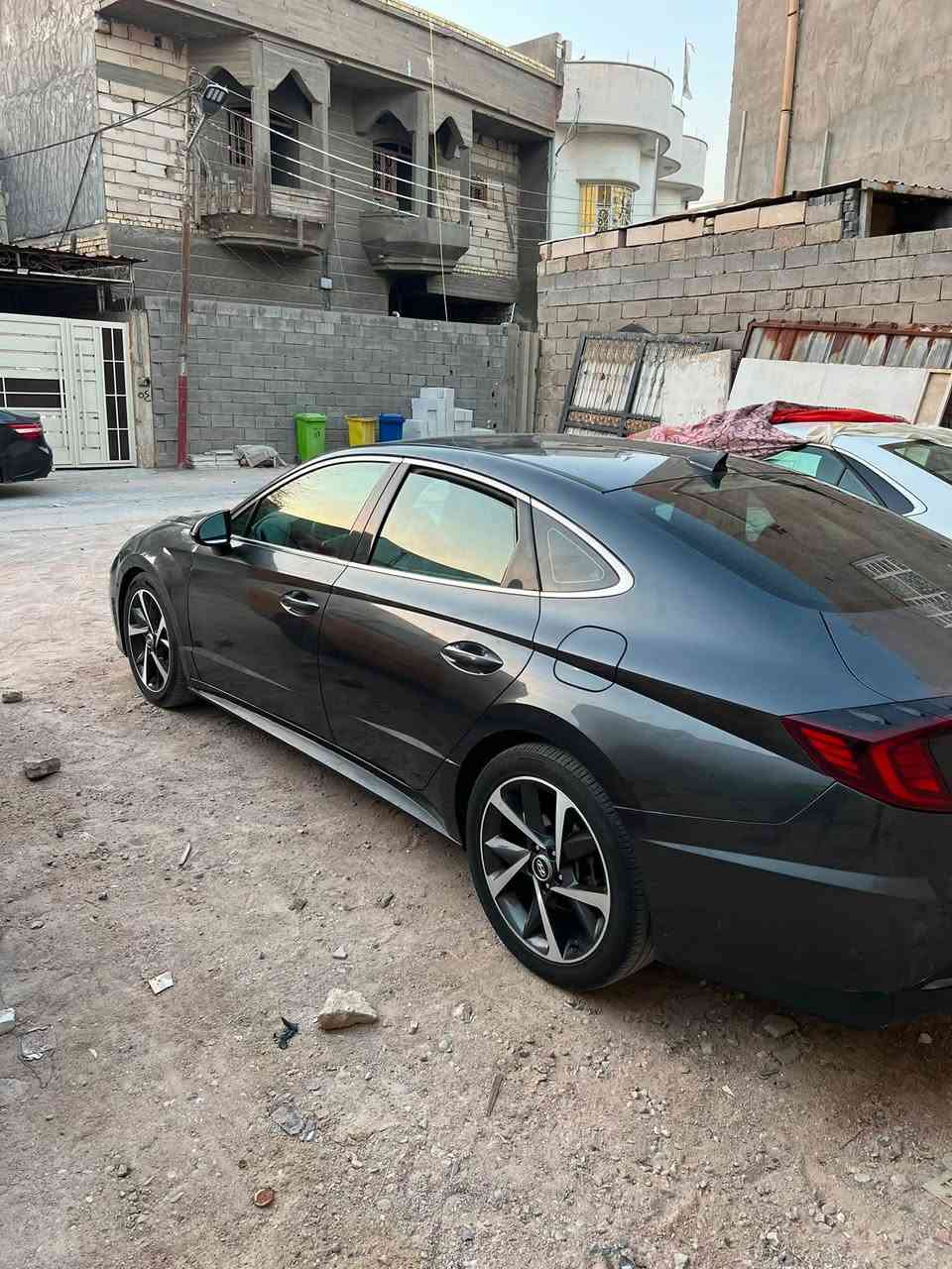 سلام عليكم سياره سوناته موديل 2021 سياره فول مواصفات ماعده تنته وصورت ضربه مالته موجوده ضربته جاملق وداعميه وشويه من البنيد سياره بيه خيط تبخير سياره معوقين بعد سنه وتصير حره تحويل مباشر ثاني يوم محرك 1600 سياره جاهزه من كلشي ماعده تبخير سنويه بعده ما منتهيه 
العنوان البصره ***********
