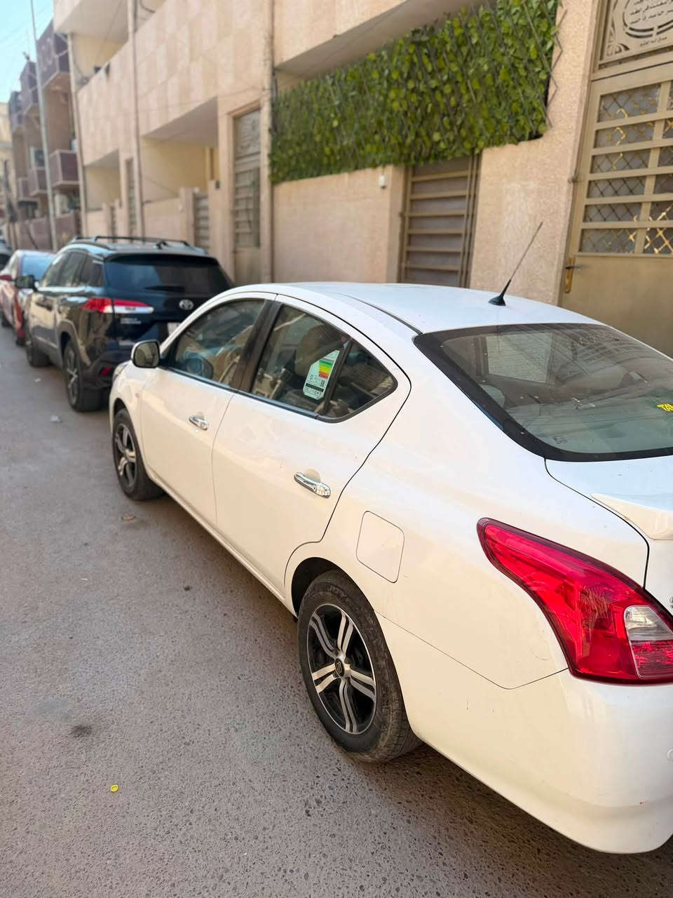 السلام عليكم سني للبيع مديل 22 هندي بليته زركه رقم بغداد باسمي ماشيه ٦٧،٠٠٠كيلو  سيارة مال بيت مكفوله من كلشي  من عدا بارد بلبنيد   السعر١٠٧ وبيهه مجال 
رقم الهاتف
***********
***********
