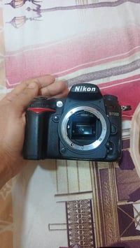 نيكون 7000D • عدسة 70-300 • نظيفة