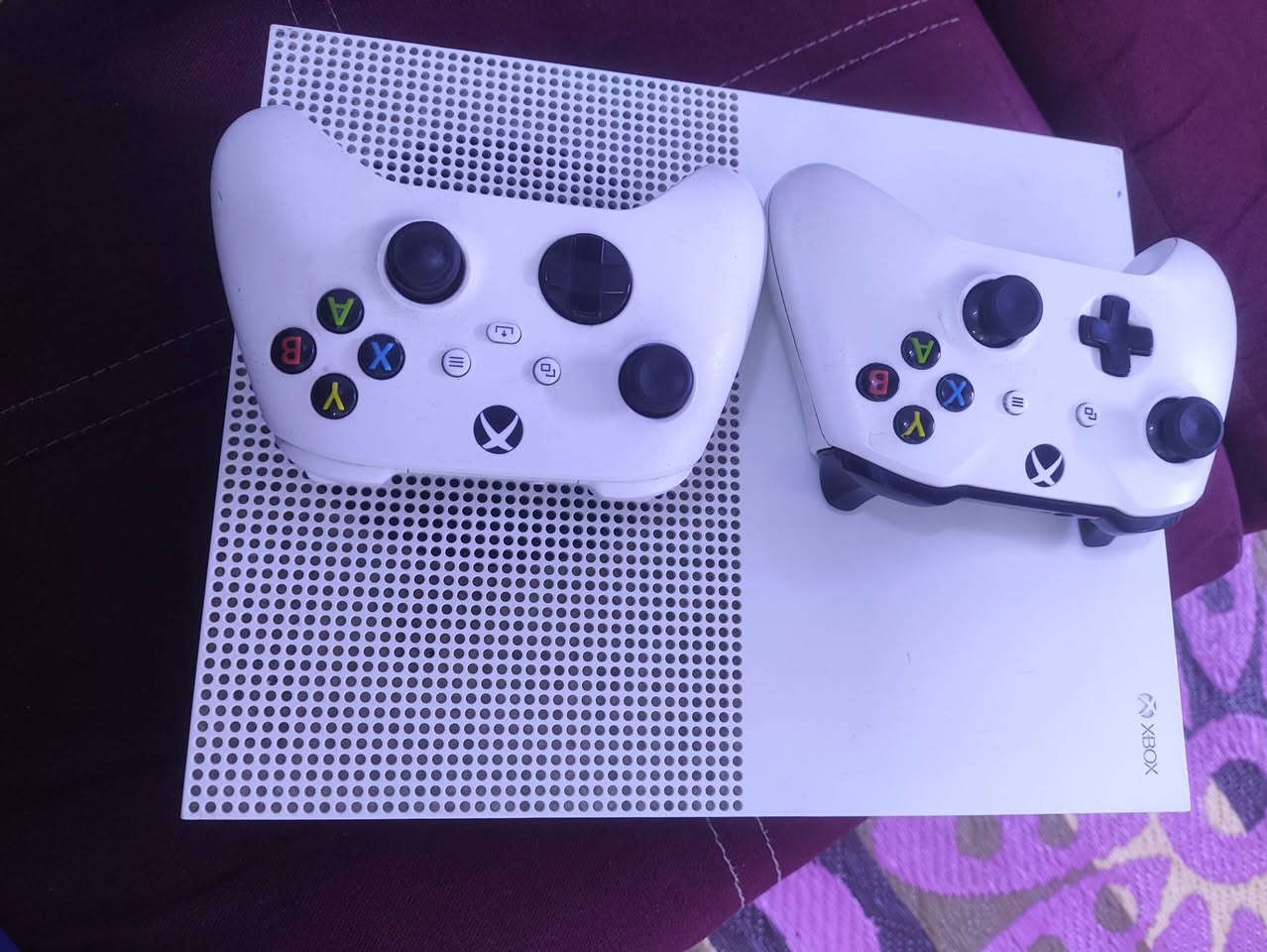 X Box One S
واحد تيرا  الذاكره 
جوستكات 2 جهاز نظيف وشغال 
كيبلات موجوده 
السعر 160 
مكاني بغداد الغزالية توصيل متوفر 
***********
