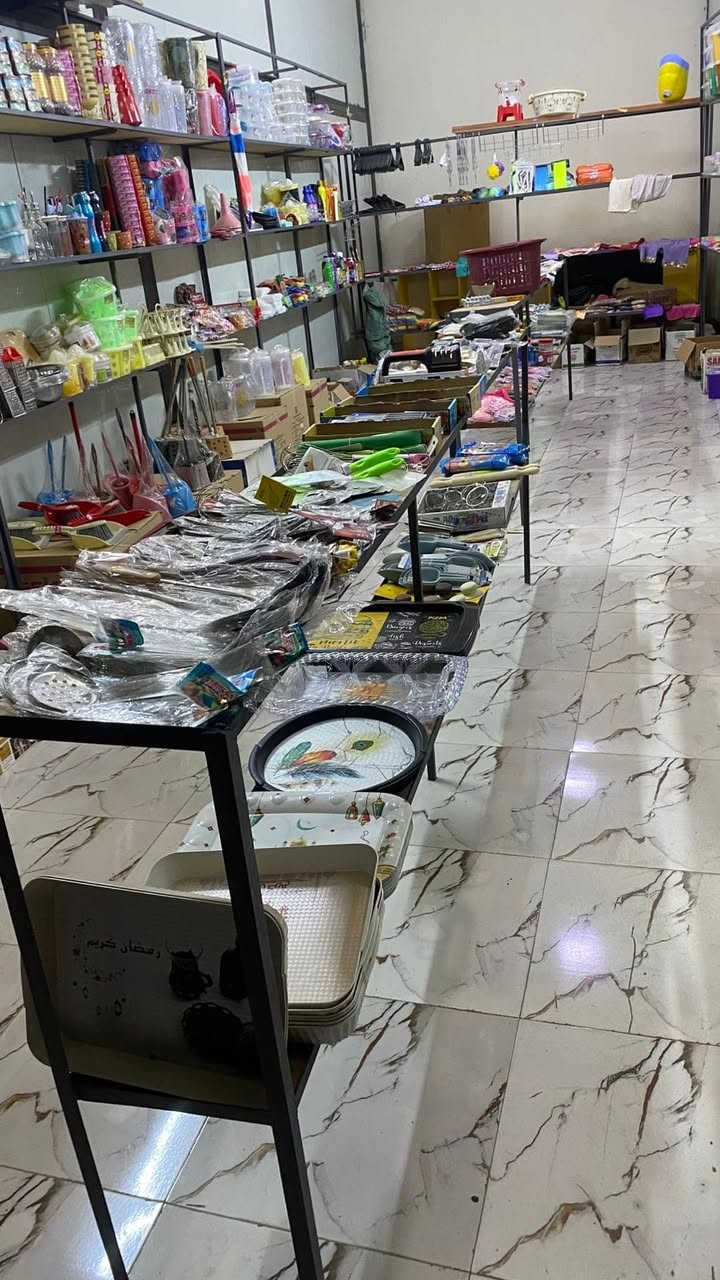 رفوف محل للبيع عدد ٨  الرمادي شارع الملعب
لتواصل 
***********
