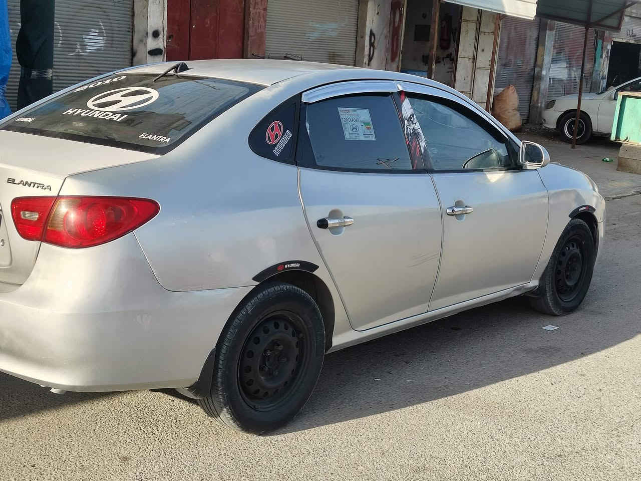 انترا موديل 2010 بسمي سنويه لل 31 دكشن عالي محرك كير شرط كهربائيات كلها شغاله تبريد ثلج صدر جديد طخم تاير جديد السياره  بيها 5قطع 
السعر 93وبيها مجال 
الاستفسار الاتصال على الرقم ***********
الخاص مفتوح
