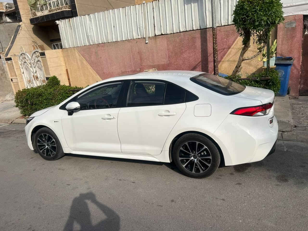 كورلا   2025  هايبرد  الشكل الأمريكي 
فووووول . مرقم بغداد
ماشيه 28 الف استخدام شخصي 

فتحه.   سلايد روف 
محرك 1800 المرغوب 
بصمه دخول ذكي
تحديد مسار
مثبت سرعه.                         كروس
شاشه كبير.                           كاميرا 
مانع انزلاق 
تحكم مقود
ويل كب كروم
رادار  
لايت زنوون عدسه
فووول سستم ايرباكات 
كشنات شاموا كتان
تبريد قطعتين
ABS
درايف مود 
انضمة قياده
تبريد ثلج

🅿️🅿️للاستفساراكثر اتصل على الرقم 
***********

السياره باسمي و شرط التحويل ثاني يوم💙
