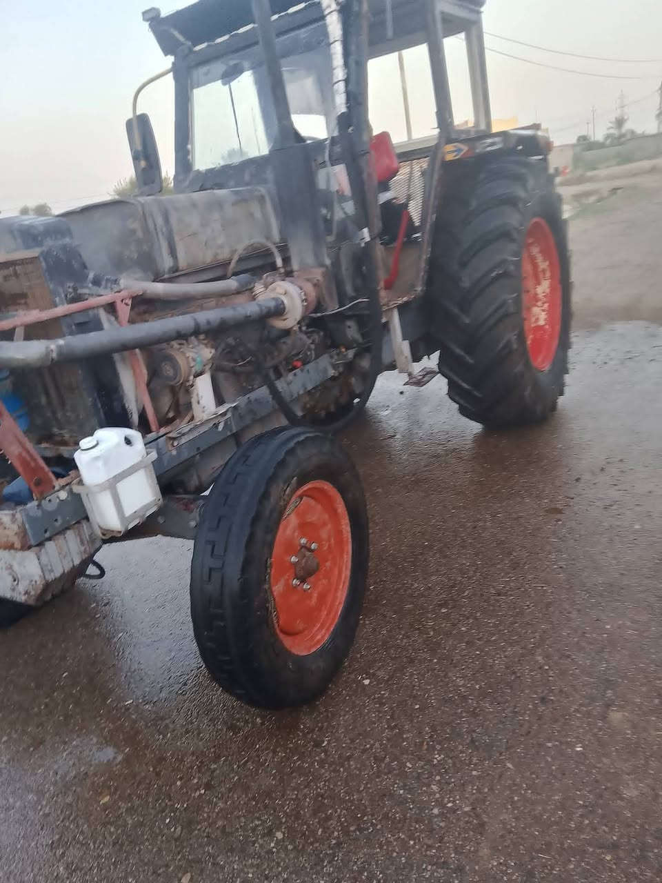 السلام عليكم عنتر 121موديل 90 مكينه جاهزه للشغل بم ونوزلات نضيفه هودرليك رفع وفول محرك نضيف وسوبر وتبريد كابينه تايرات خلفيه نضيفات السعر 9مليون وبيه مجال المكان ديالى الخالص للستفسار اتصل على الرقم *********** والخاص مفتوح واتساب موجود
