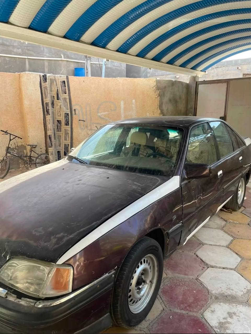 سلام عليكم للبيع اوبل اوميكا 1993 كفاله ضربه وكص السياره مكينته ونجي6مجفته بس ما تشتقل وكير جديد نقصه هايدروليك دواخله نضيفه السعر 22 مكاني البصرة قضاء الدير للتصال ***********
