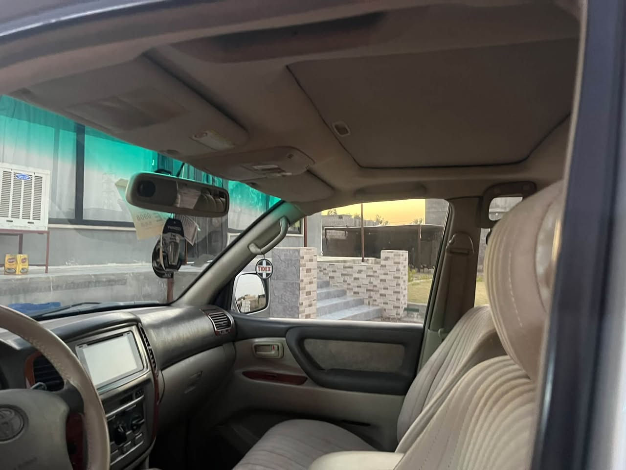 لاندكروز 2006 فول مواصفات رقم بغداد جديد شرط التحويل للبيع السياره مكفوله عدا الجملق اليسار مرشوش فقط تخم تاير جديد منظومة غاز السعر 170 وبيها مجال ***********
