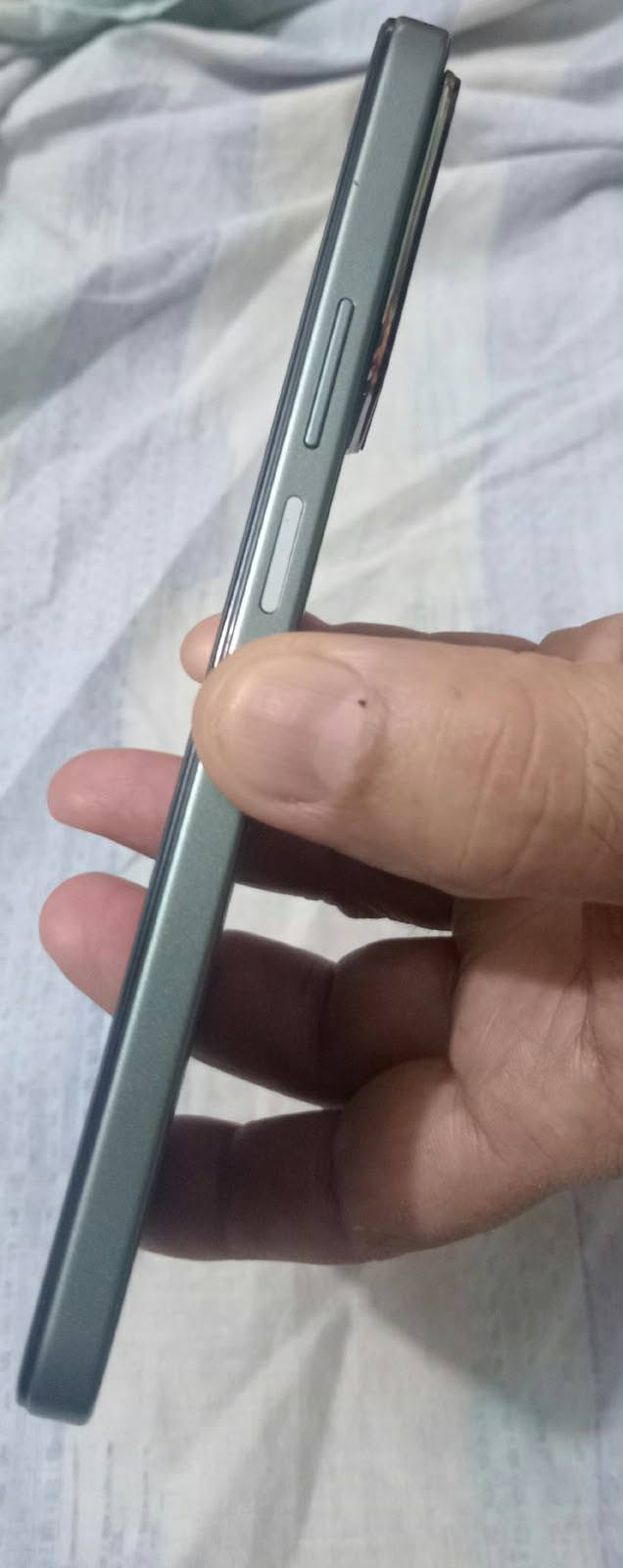 هونر X7C  ذاكره 256  بطاريه 6000 جهاز راقي  بي غواش خفيف بالكامره الخلفيه شي بسيط يراد تنضيف السعر  175 وبي مجال بسيط العنواب بغداد  البياع تقاطع درويش  ***********

نص مكتوب في الصور:
- حول الهاتف MagicOS المعالج المركزي Qualcomm Snapdragon 685 ذاكرة الوصول العشوائي ٨,٠ غ.ب + ٨,٠ غ.ب HONOR RAM Turbo دقة الشاشة ٧٢٠ x ١٦١٠ المساحة الفارغة ٢٣,٠ غ.ب الإجمالي ٢٥٦ غ.ب الموديل ALT-LX2 رقم الإصدار 8.0.0.299(C185E8R3P1) GPU Turbo وحدة التخزين الداخلية البطارية mAh 6000 اسم الجهاز HONOR X7c