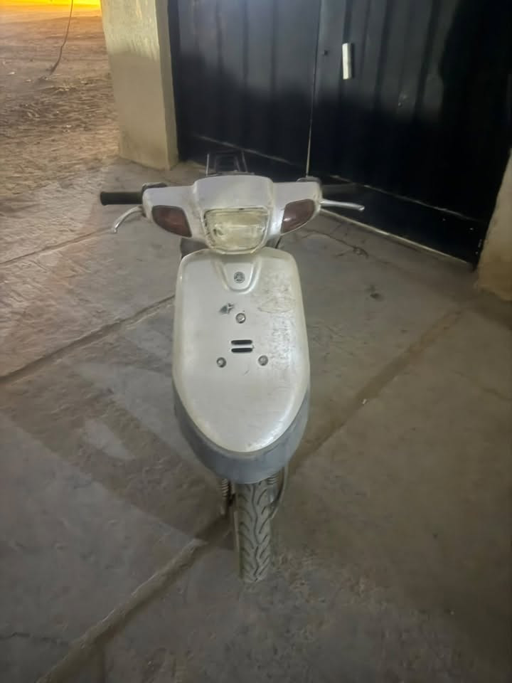 السلام عليكم
حبايب بطه لبيع الدراجه شوفت عينك يرادله بس كابريتر مكينه مابيه شي نضيفه السعر 275 وبيه مجال 
***********
